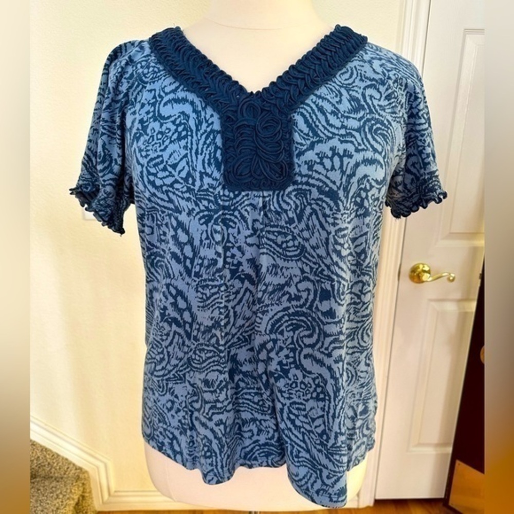 Croft & Barrow size xl, abstract blue tee